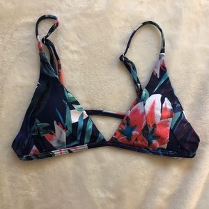 Women’s floral bikini top